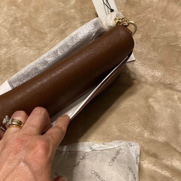 Calvin Klein Hayden Crossbody bag - Picture 5 of 6